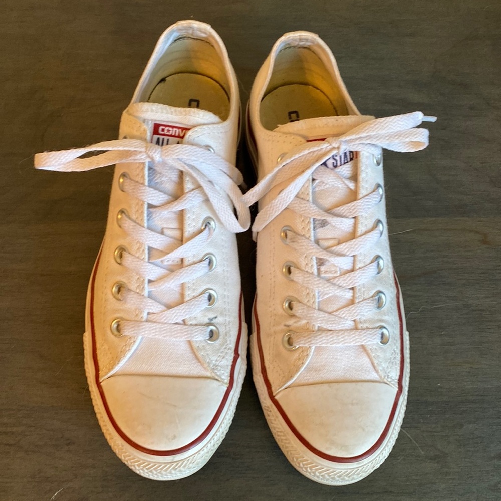 Converse white Chuck Taylor low tops